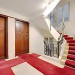 Luxury Montaigne
