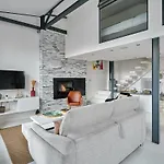 Duplex Center Of Paris By Studio Prestige