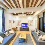 Urban Flat 67 - Spacious Parisian Flat In Paris