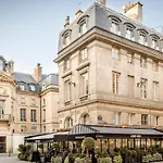 Merveil Signature Suite - Valois - Louvre View