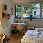 Apartment With Garden Near Montmartre