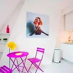 Charming Apartment In Le Marais