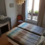 Moulin Rouge Apartment