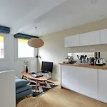 Pick A Flat\'S Apartment In Eiffel Tower- Boulevard De Grenelle