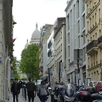 Rue Turgot Apartment