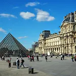 Louvre Parisian Chicsuites