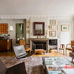 Veeve - Latin Quarter Retreat