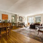 Veeve - Latin Quarter Retreat
