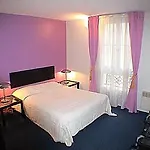 Apartment Locaflat Espace Greuze