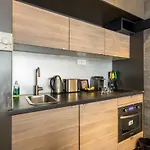 CMG Suite Premium Tour Eiffel IV