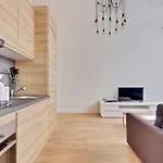 106-Suite Cece - Superb Duplex In Paris