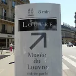 Paris Louvre Romantic