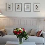 Chambre D Hote : Louvre Elegant Apt Suite