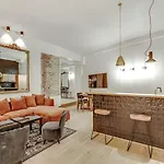 Pick A Flat\'S Apartment In Louvre Saint Honore