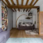 Veeve - Artistic Excellence In The Marais