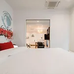 SUITE COCTEAU : au cœur de la Rive Gauche, neuf, design, 2/4/6 personnes