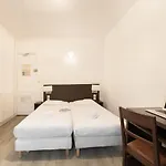 Untalented Hotel - Villette