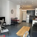 Artistic Apartment Center Of Paris