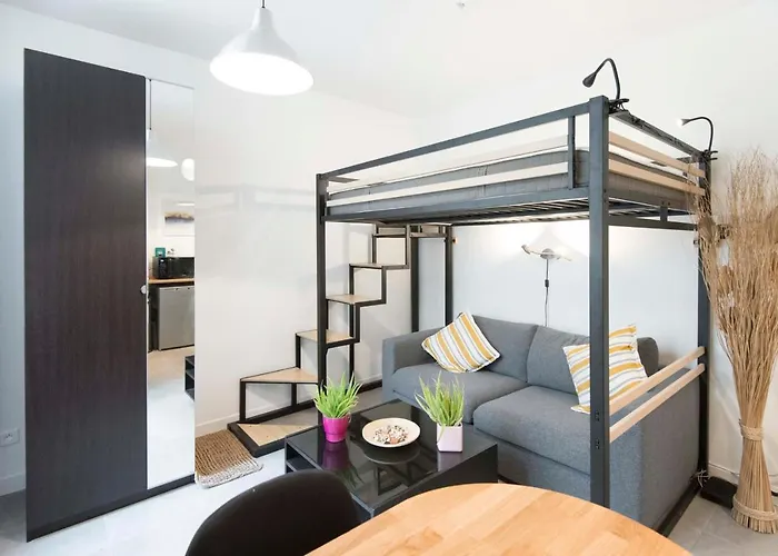 Functional Apartment Near Montmartre