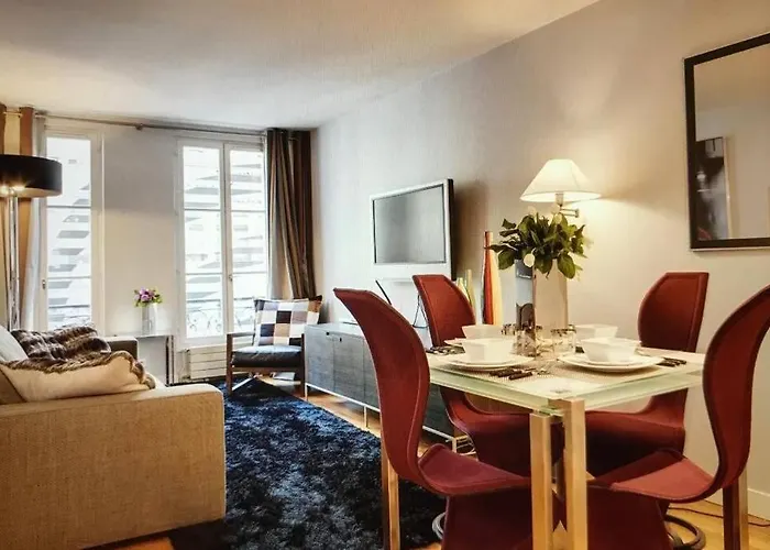 Appartement Champs-Elysées Montaigne - HALA PARIS