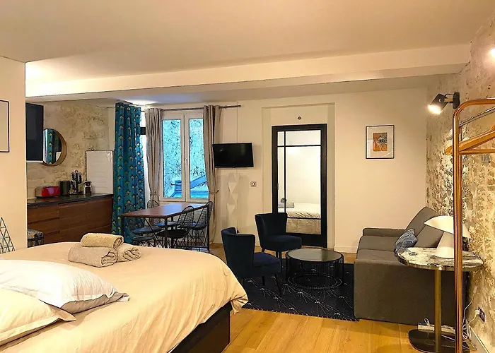Charming&quiet apartment - historical Paris
