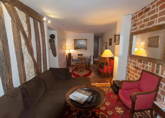 Very French Two Bedroom In The Heart Of Paris
