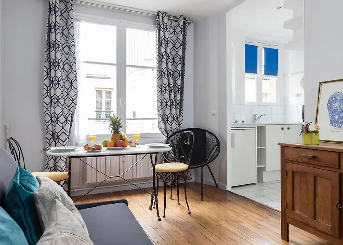 Paris Marais - Place des Vosges City Apartment