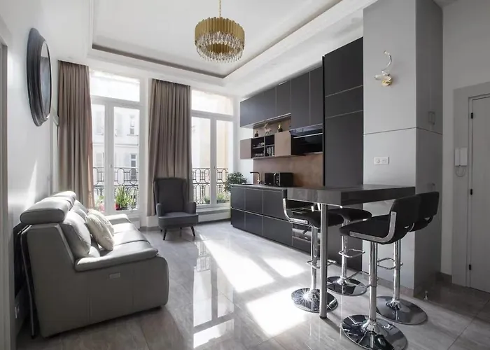 Appartement Avenue Kleber A Proximite De L\'Arc De Triomphe, Avenue Des Champs Elysees, Trocadero,