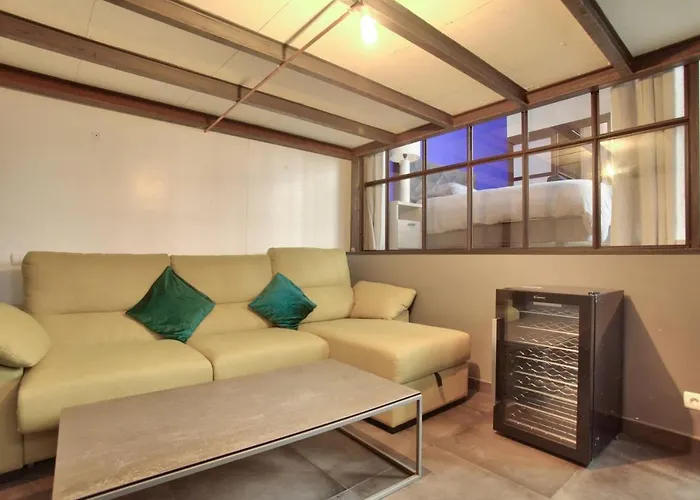 2 Bedrooms Le Marais Nazareth