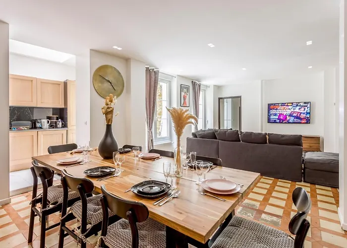 180 Suite Eden, Luxury Apt At Sacre Coeur