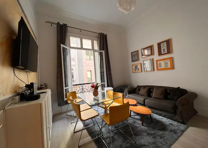 Luxury Apartment Champs-Elysees - Hala Paris