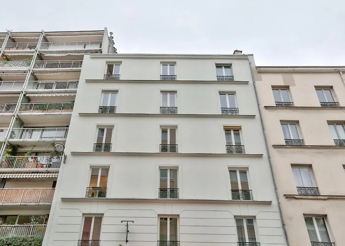 Bright Apartment For 4 People