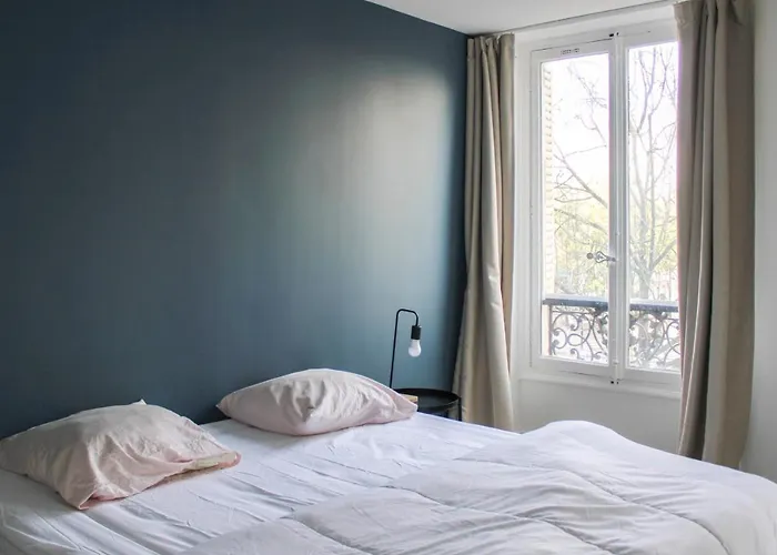 Brand New Parisian Nest Near The Arc De Triomphe
