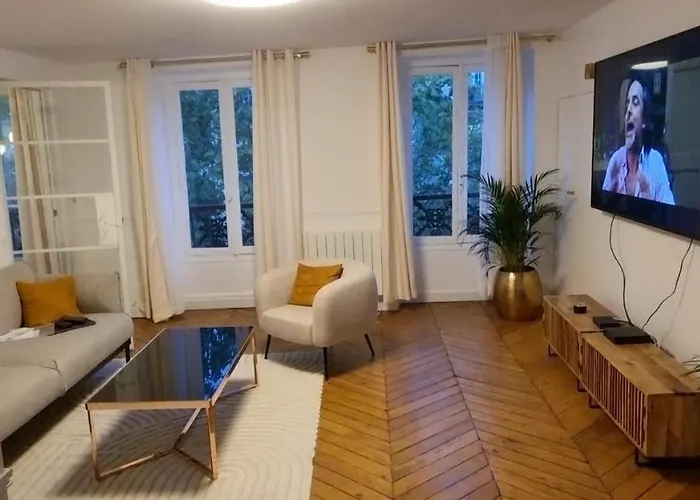 Champs Elysees Luxury Appartment