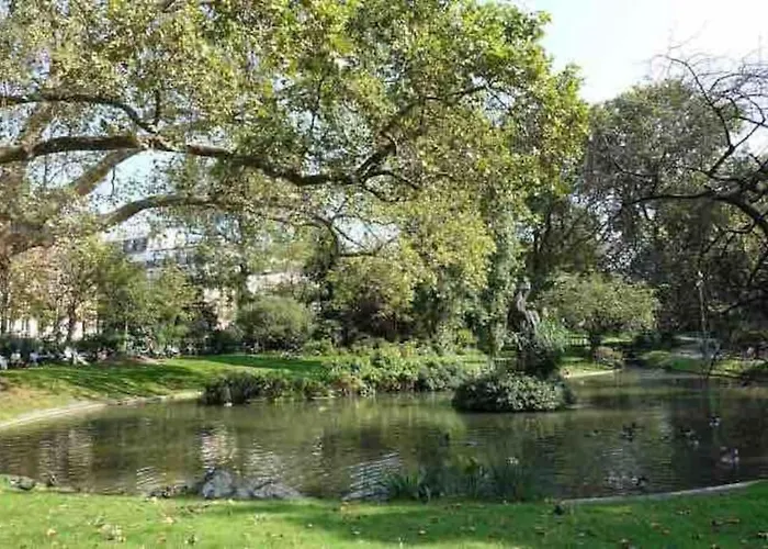 Au Petit Gnolles - 450M Metro - 100M Parc