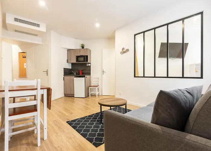 Nice And Warm Flat For Four Or Six People In Paris City Center