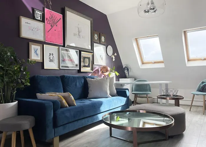 Bright And Homely 1 Bedroom Rooftop Apartment In The Marais In Paris
