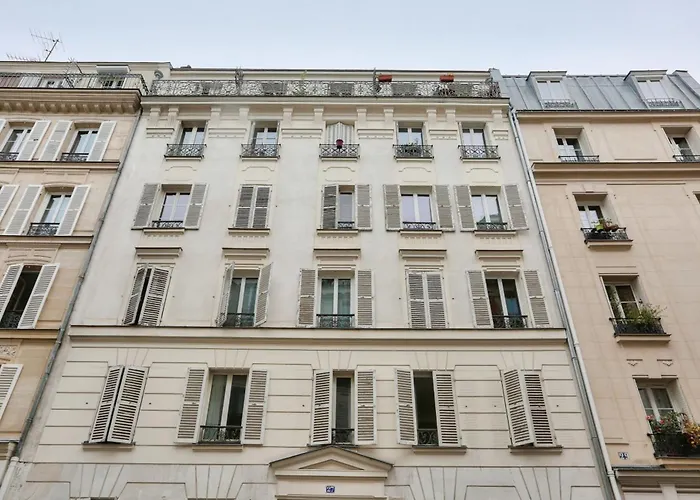 Charming Apartment For 2 People - Paris 17