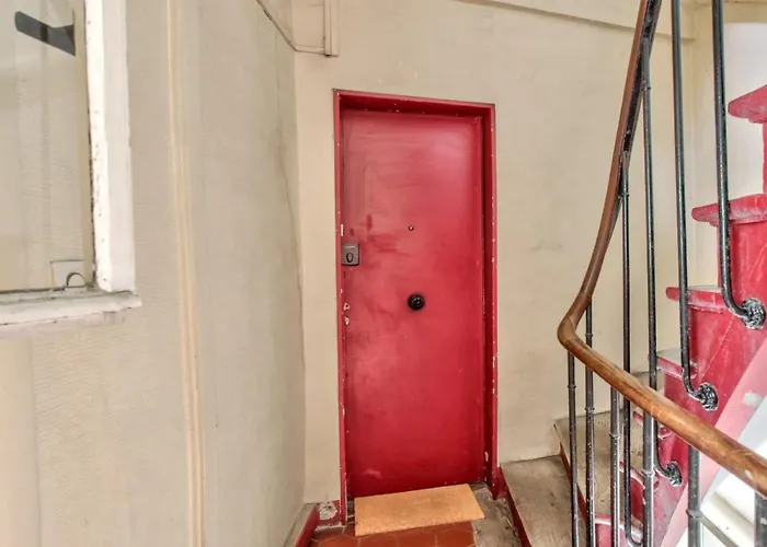 Pleasant Parisian Studio