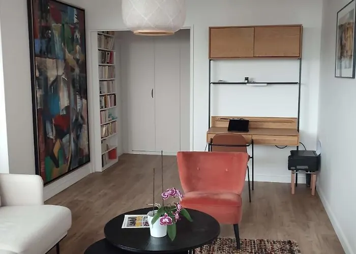 Bright Flat With Uninterrupted Views In Paris 13Th