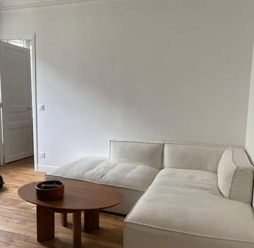 1 Bedroom Apartment In Montmartre