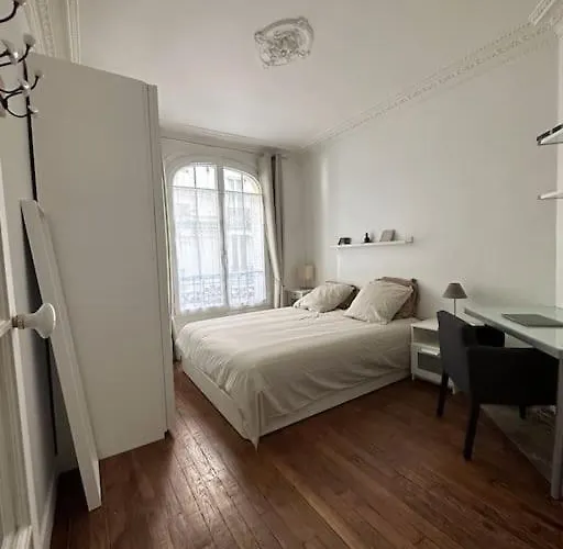 Charmant Appartement Parisien