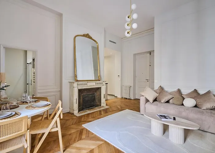 Apartment Place Vendome By Studio Prestige