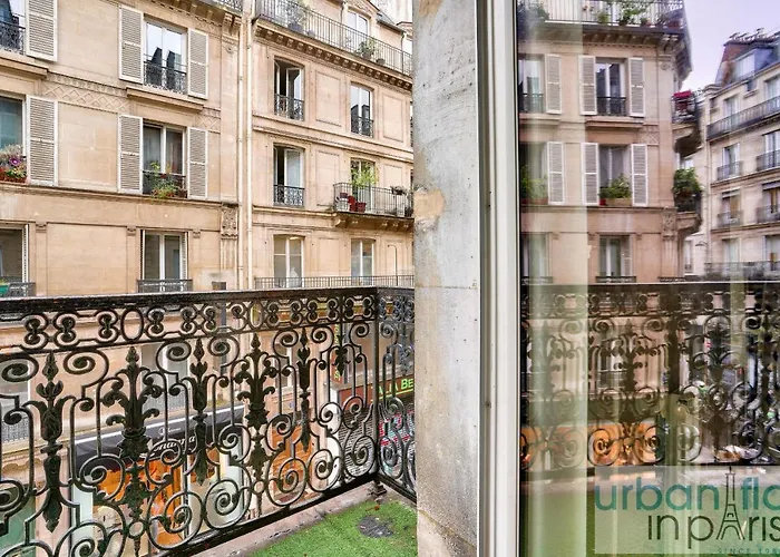 23 - Charming 3Bdr Parisian Apartment In Montorgueil