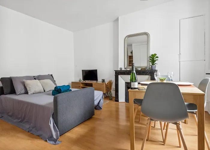 Lovely Appartment In Montmartre