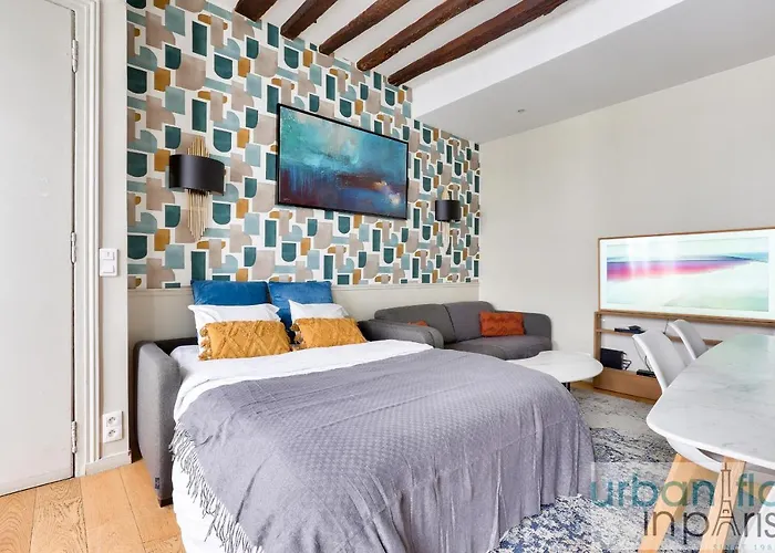 Urban Flat 70 - Authentic 3Bdr Parisian Flat