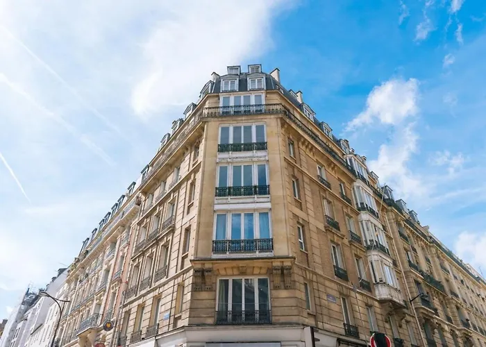 Chic Apartment W 2 Sofa Beds 18Th Arrondissement