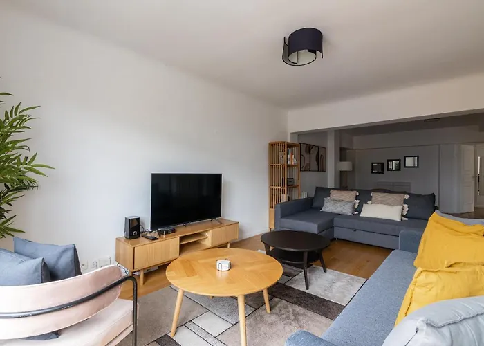 Luxurious 2 Bedroom Arc De Triomphe Grande Armee