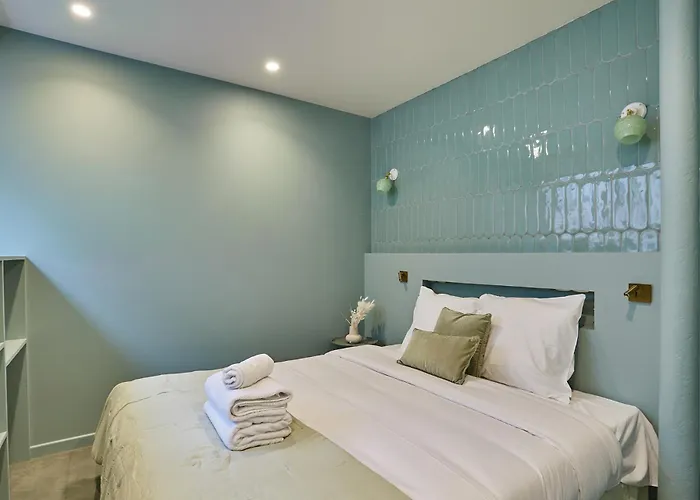 Apartment Center Of Paris By Studio Prestige