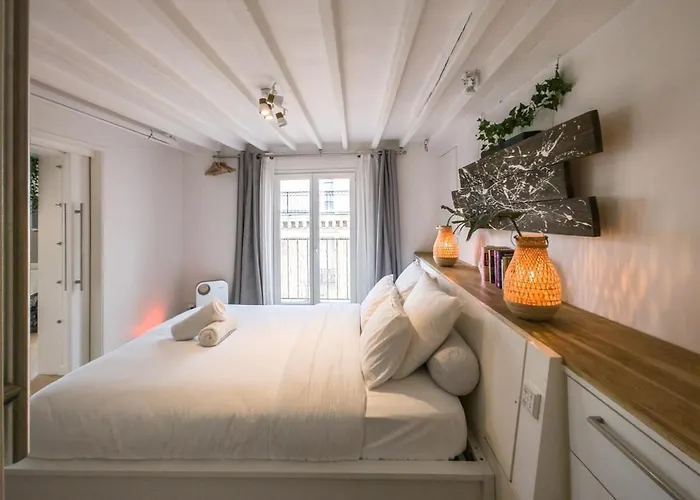 Saint-Germain-Des-Pres Love Story